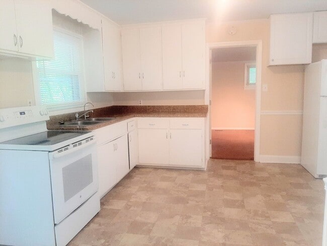 Building Photo - 3 Bedroom, 2 Bathroom Home in Durham