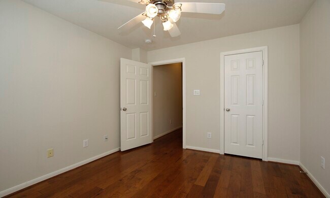 Building Photo - 15938 Cottage Ivy Cir