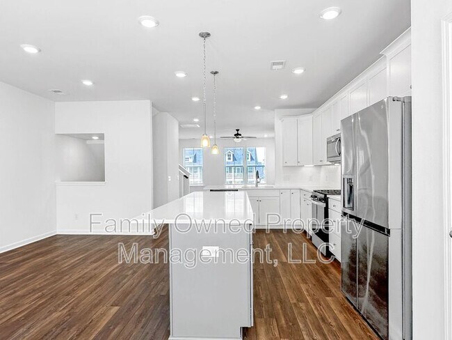 Building Photo - 162 Yorkshire Dr