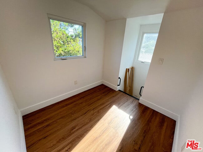 Building Photo - 2346 Elmgrove St