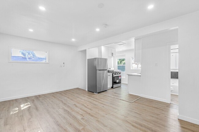 Building Photo - 4021 Griffin Ave