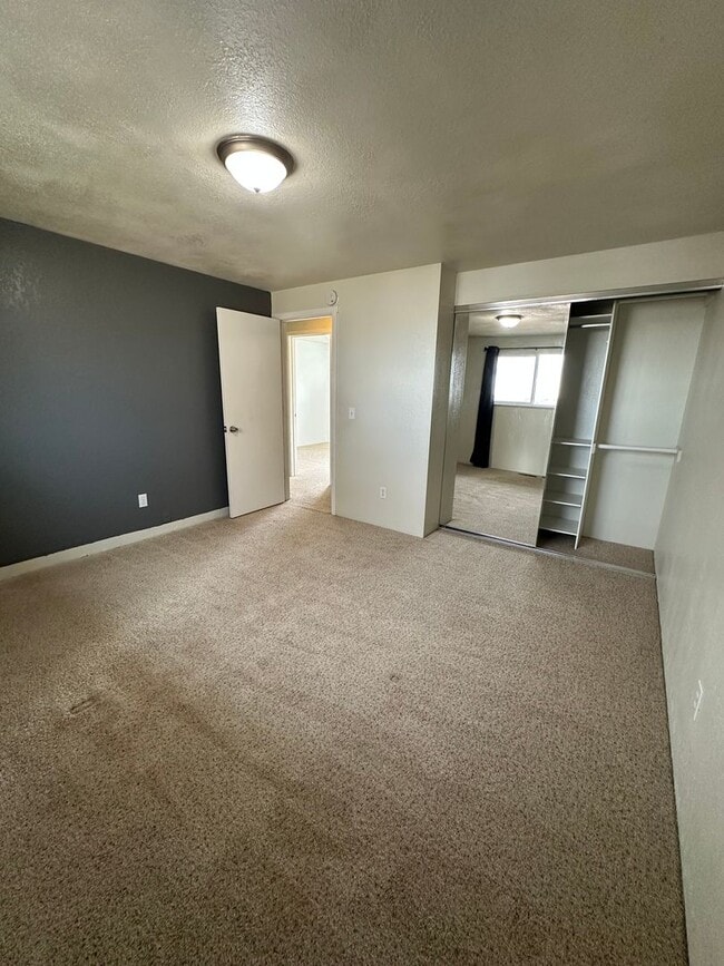 Building Photo - Beautiful 3 Bedroom, 2 Bath Home with One-Car Garage & Storage Shed in Kennewick