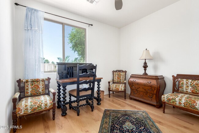 Building Photo - 252 W Blue Lagoon Dr