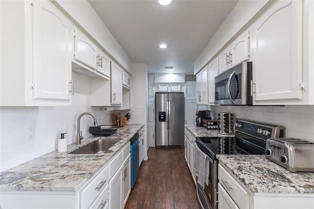 Building Photo - 8073 Bonnie Cir