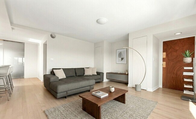 Building Photo - 280 Harvard St