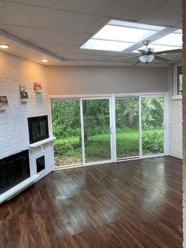 Building Photo - Spacious 4BR/3BA Home w/ Bonus Room, Porch...