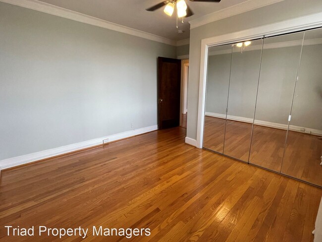 Building Photo - 2 br, 1 bath House - 1013 North Elm St. #C7