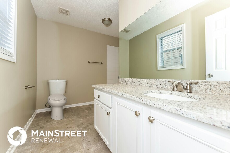 Building Photo - 3675 Sapphire Ct