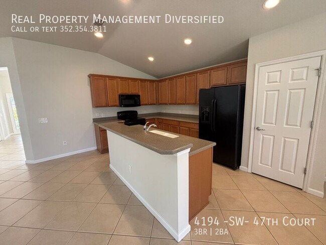 Building Photo - 4194 SW 47th Ct