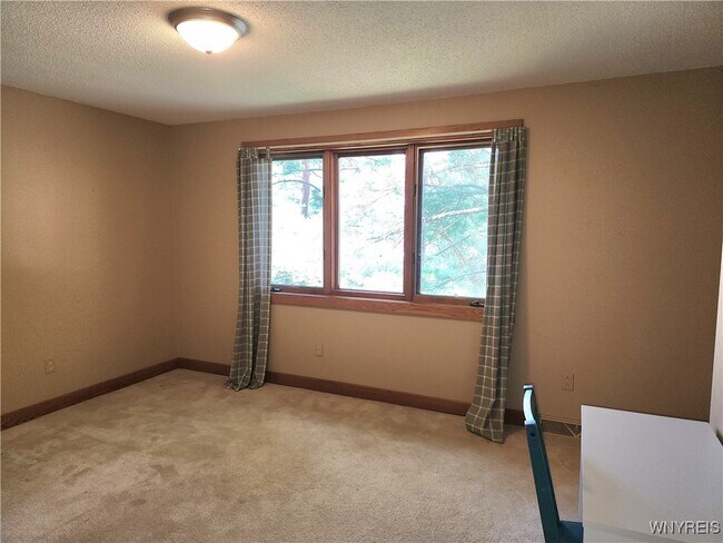 Building Photo - 36 Braunview Way
