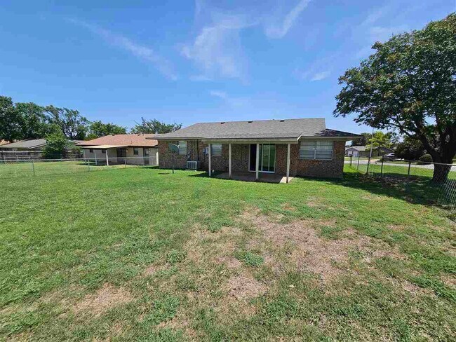 Building Photo - 3202 SE Footman Ln