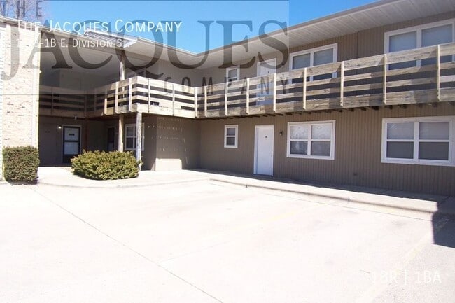 Building Photo - 1 E Division St