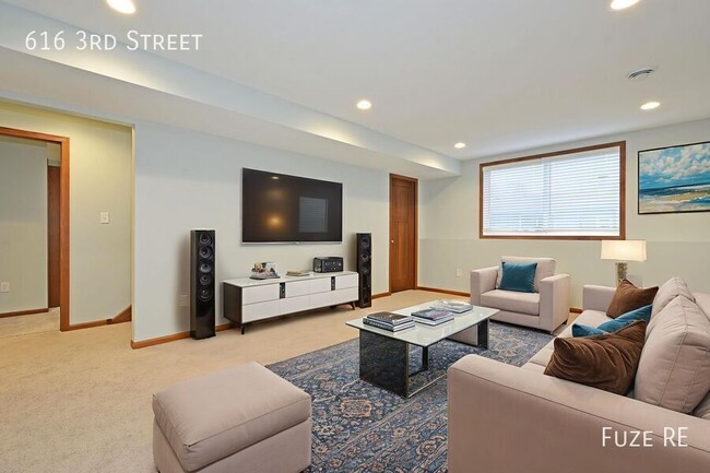 Building Photo - 616 N 3rd St