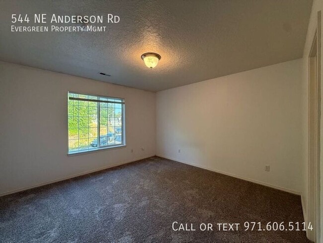 Building Photo - 544 NE Anderson Rd