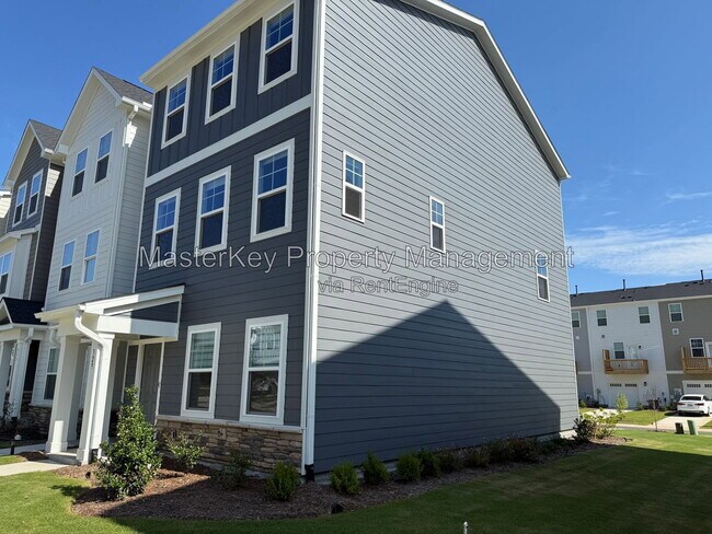 Building Photo - 329 Deercroft Dr
