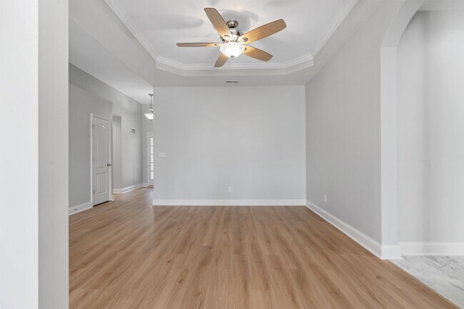 Building Photo - 657 Cielo Vista Rd