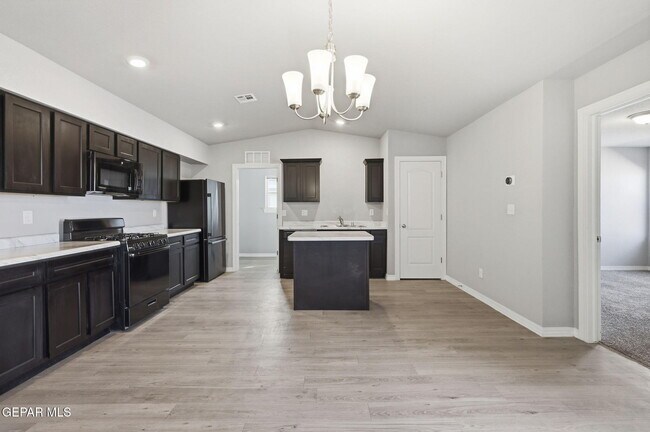 Building Photo - 14561 Desert Poppy Ct