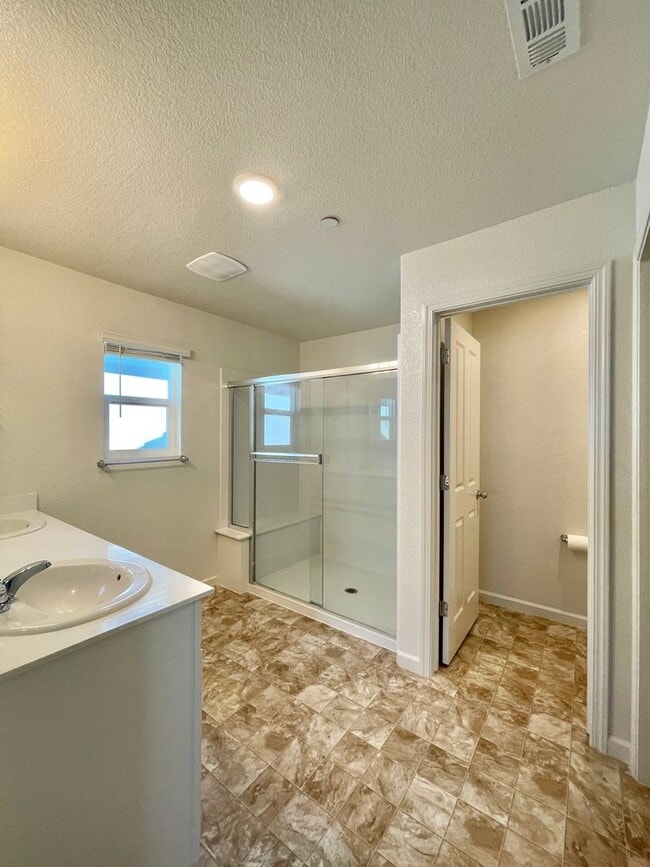 Building Photo - Westlake Village Greens - 3bd/2ba Natomas ...