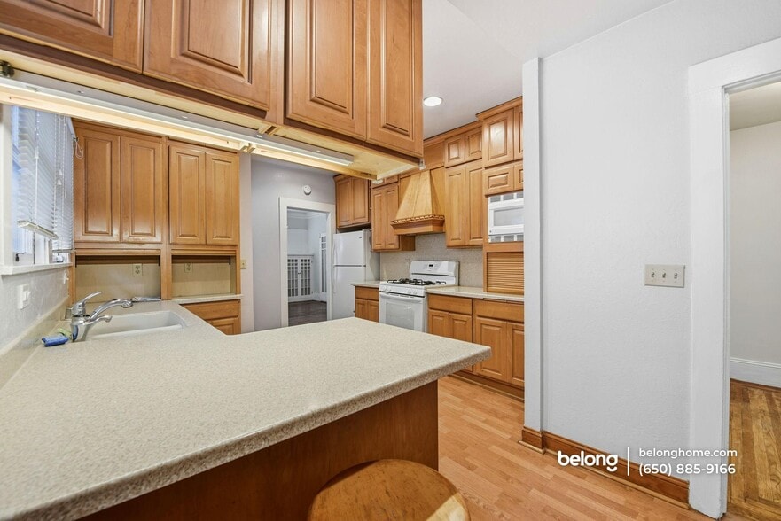 Building Photo - 31 Hardwick Ave