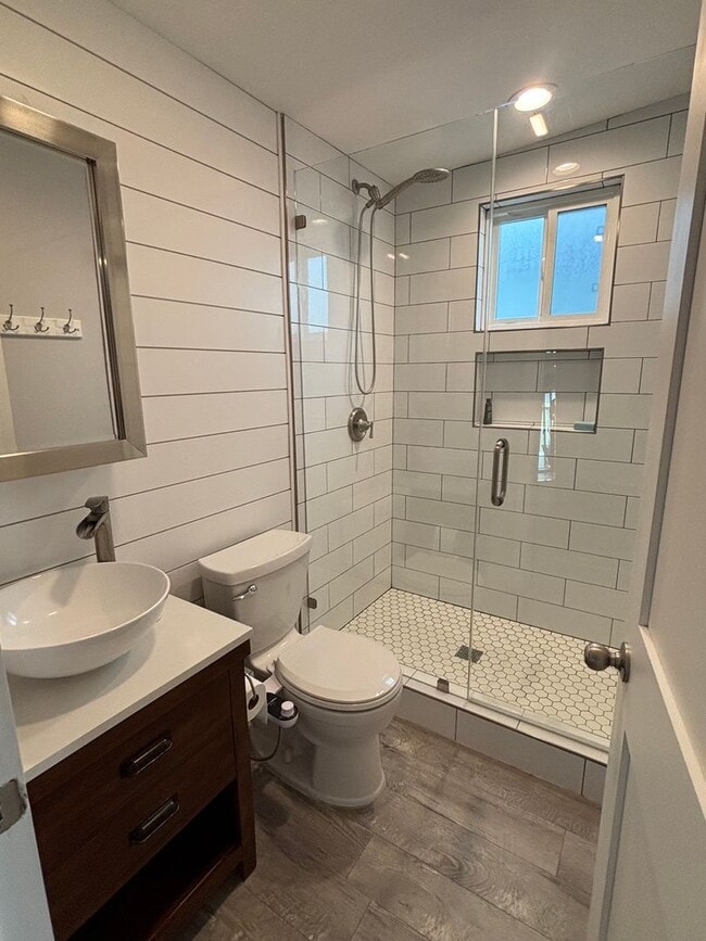 Building Photo - MARKEITNG SPECIAL $500 OFF SECOND MONTHS RENT - Charming & Private Backhouse Studio in Desirable ...