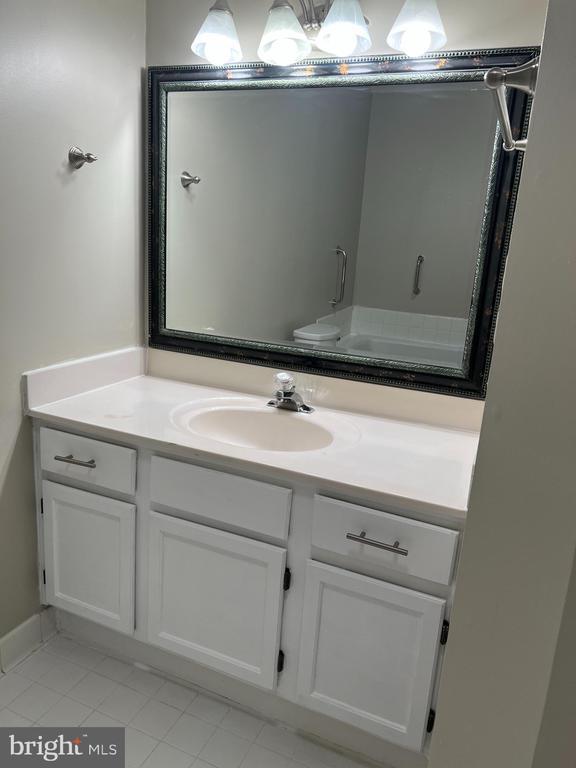 Building Photo - 5803 Norham Dr