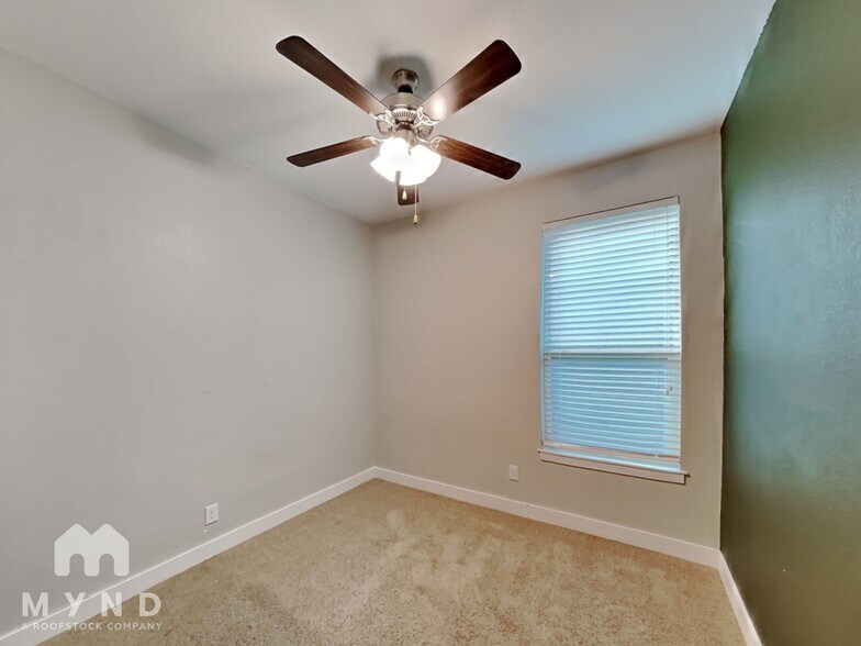 Building Photo - 1016 Blooming Prairie Trail