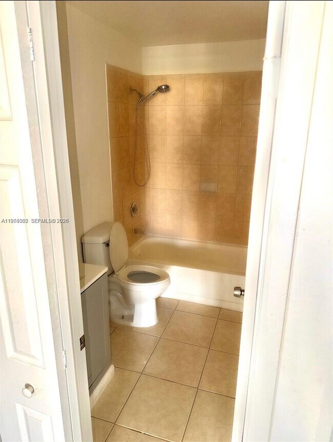 Building Photo - 1120 N Franklin Ave