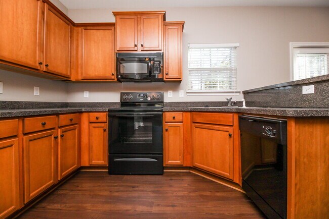 Building Photo - 5005 Amethyst Dr