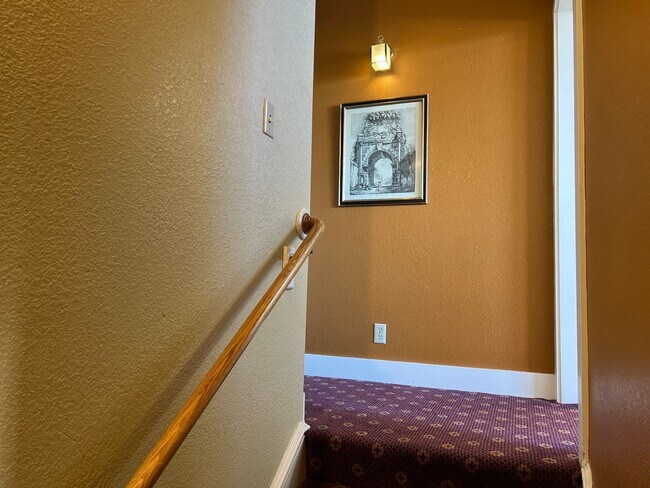 Building Photo - 189E - CS