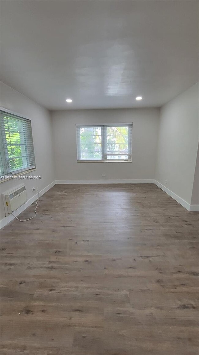 Building Photo - 1533 Jefferson Ave