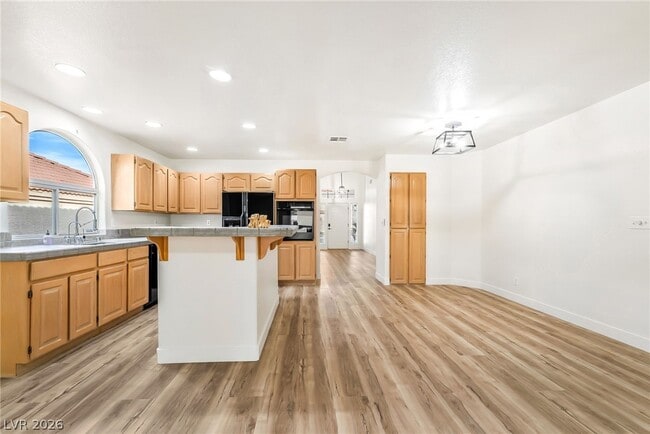 Building Photo - 17 Sandwedge Dr