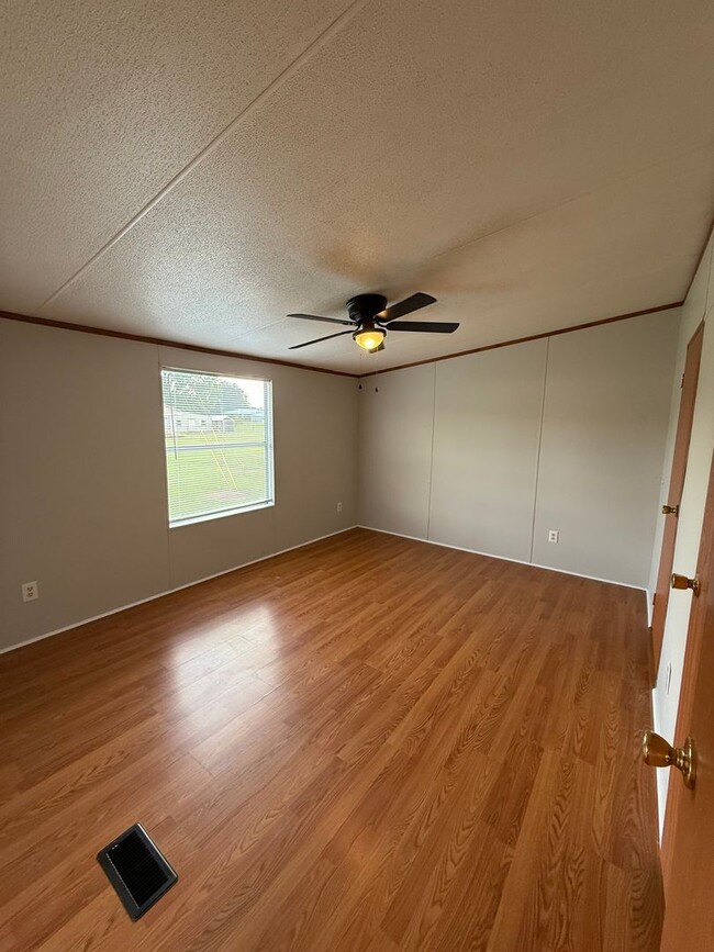 Building Photo - 97 Juanita Ln
