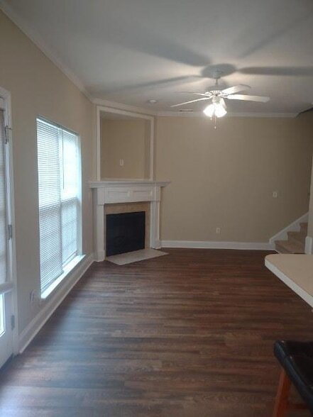 Building Photo - 2919 Aylesbury Dr