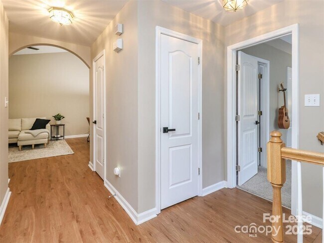 Building Photo - 7204 Michaels Landing Dr