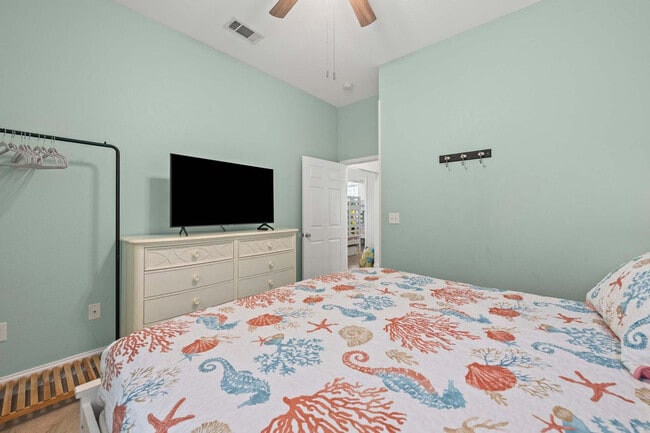 Building Photo - 4431 Luke Ave