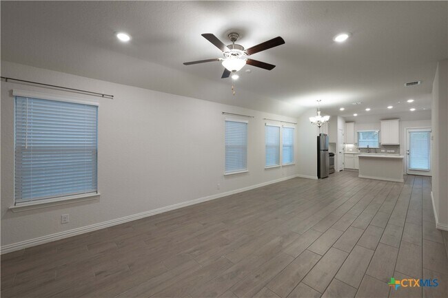 Building Photo - 2089 Egret Ave