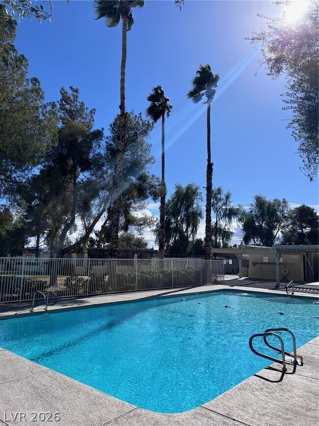 Building Photo - 3369 Medina Ct