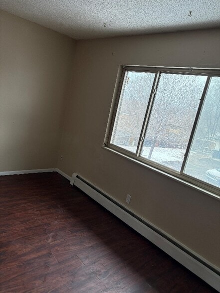 Building Photo - 350 Gahart Dr