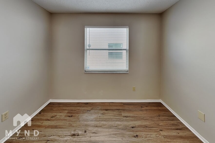 Building Photo - 2800 Falling Tree Cir