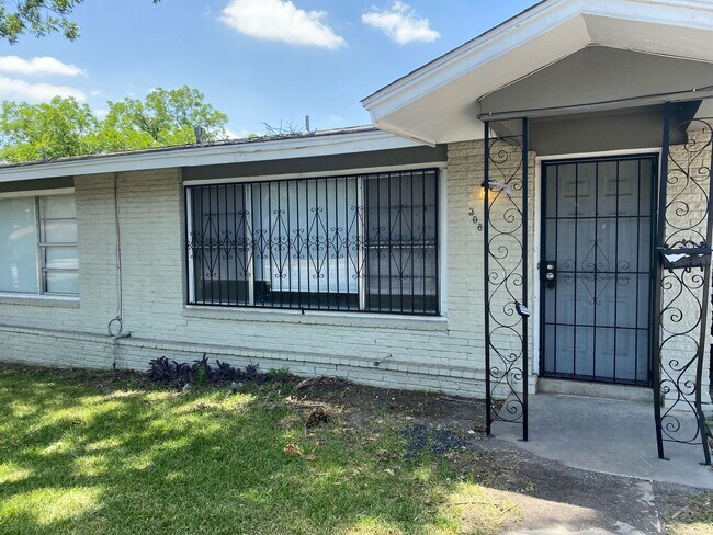Primary Photo - Duplex