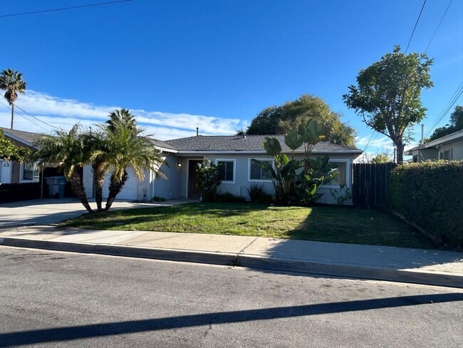 Building Photo - Beautiful Remodeled 3 Bedroom 2 Bath, Only A Few Blocks from SDSU and many Shopping!  Available N...