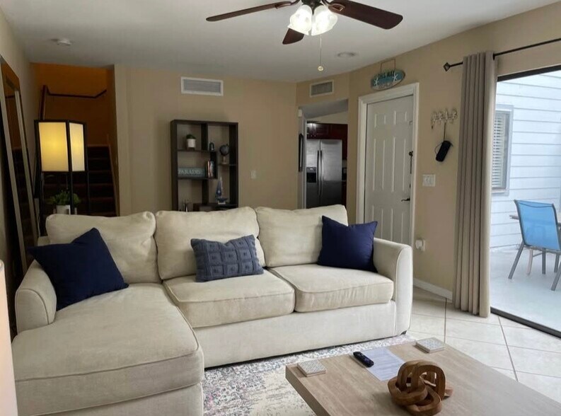 Building Photo - 7695 Tamara Lee Ct