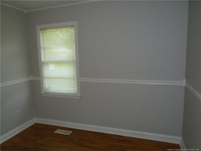 Building Photo - 1115 Poplar Dr