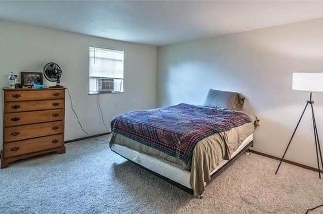 Building Photo - 4304 Royalview Dr