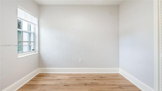 Building Photo - 49 Alcantarra Ave