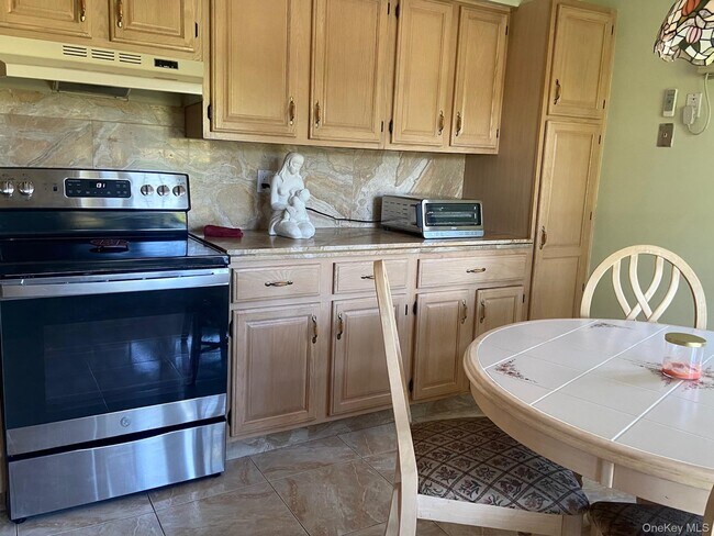 Building Photo - 253 Ackertown Rd