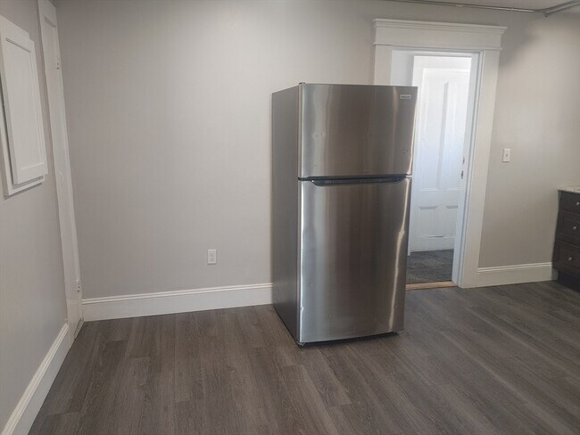 Building Photo - 16 Wall St