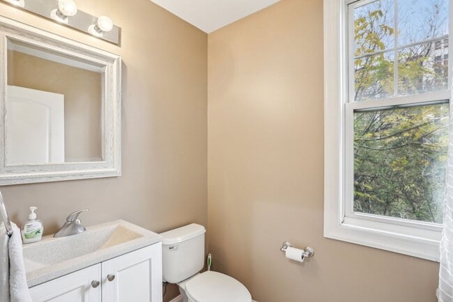 Building Photo - Fully Furnished Townhome for Rent – NO LEASING FEE