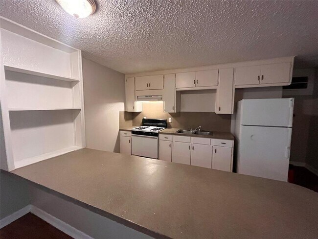 Building Photo - 3106 Duval St