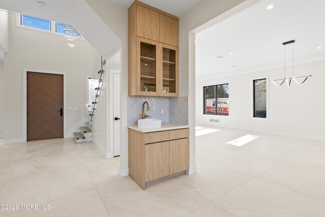 Building Photo - 150 Ampere Ave